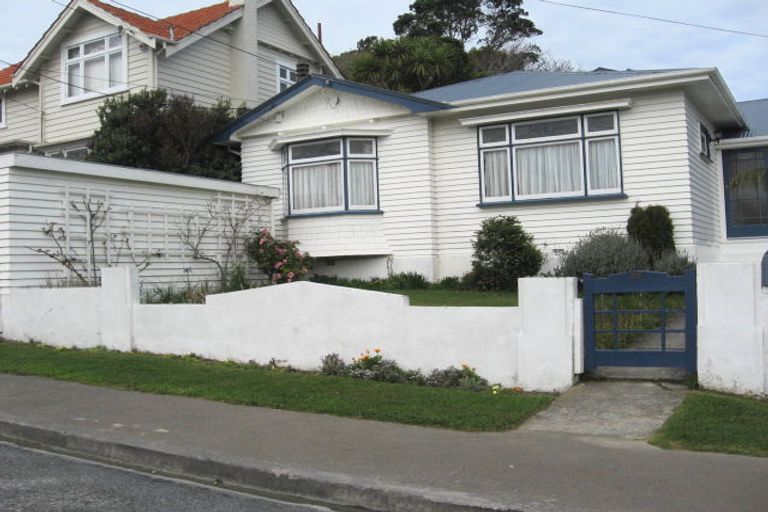 Photo of property in 25 Firth Terrace, Karori, Wellington, 6012