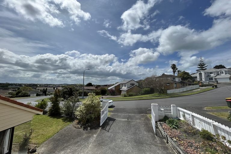 Photo of property in 2/7 Eske Place, Highland Park, Auckland, 2010