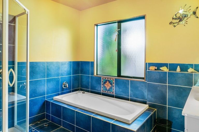 Photo of property in 14 Coral Court, Gulf Harbour, Whangaparaoa, 0930