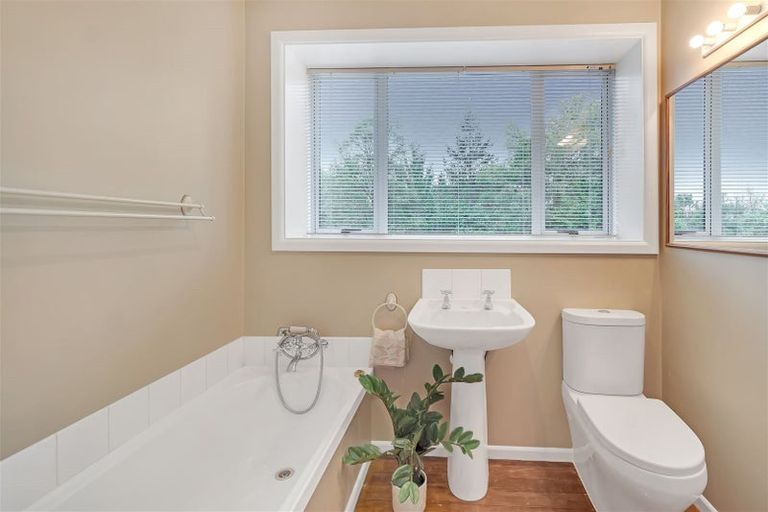 Photo of property in 21 Kirkwood Avenue, Upper Riccarton, Christchurch, 8041