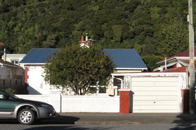 Photo of property in 65 Oroua Street, Eastbourne, Lower Hutt, 5013