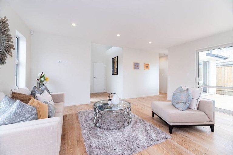 Photo of property in 14b Coniston Avenue, Te Atatu South, Auckland, 0610