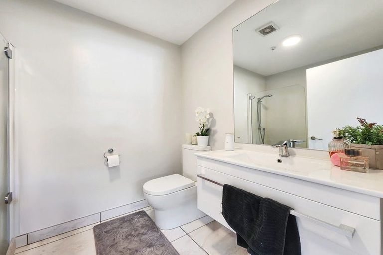 Photo of property in 4/232 Main Road, Tawa, Wellington, 5028