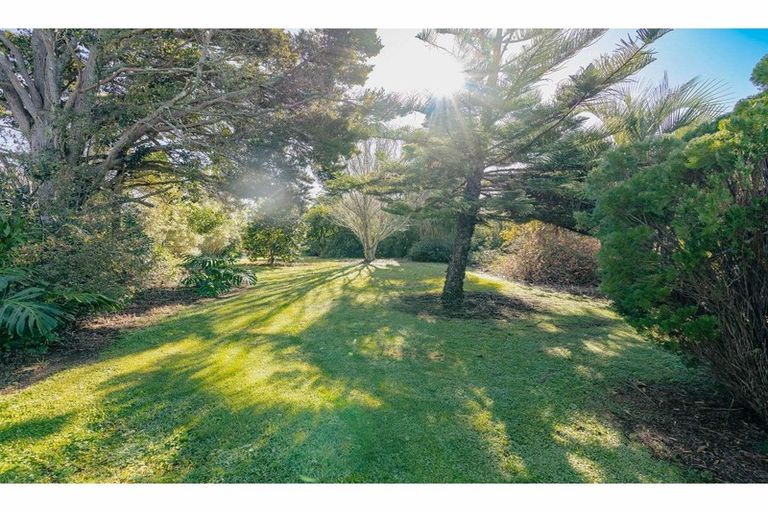 Photo of property in 11 Riverview Road, Kerikeri, 0230