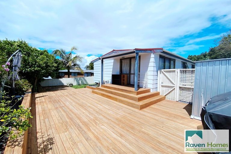 Photo of property in 1/14 Gleneagles Grove, Wattle Downs, Auckland, 2103