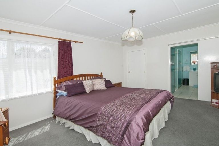 Photo of property in 114 Wainuiomata Road, Wainuiomata, Lower Hutt, 5014