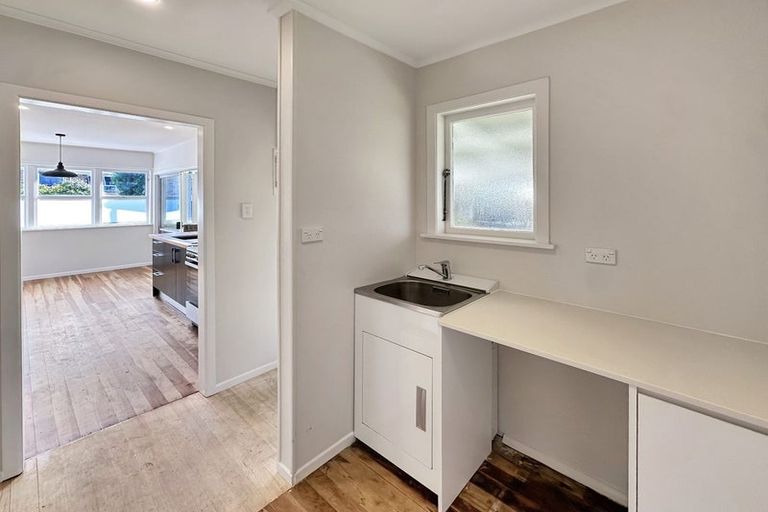 Photo of property in 11 Rowan Terrace, Te Atatu South, Auckland, 0610