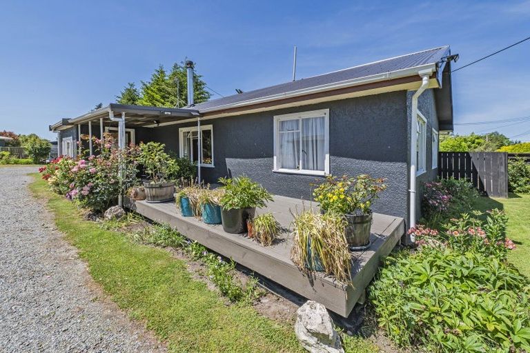 Photo of property in 12 Gift Street, Coalgate, 7673