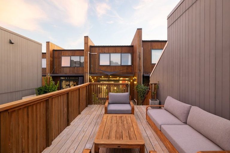 Photo of property in 15 Hudson Bay Road, Hobsonville, Auckland, 0616