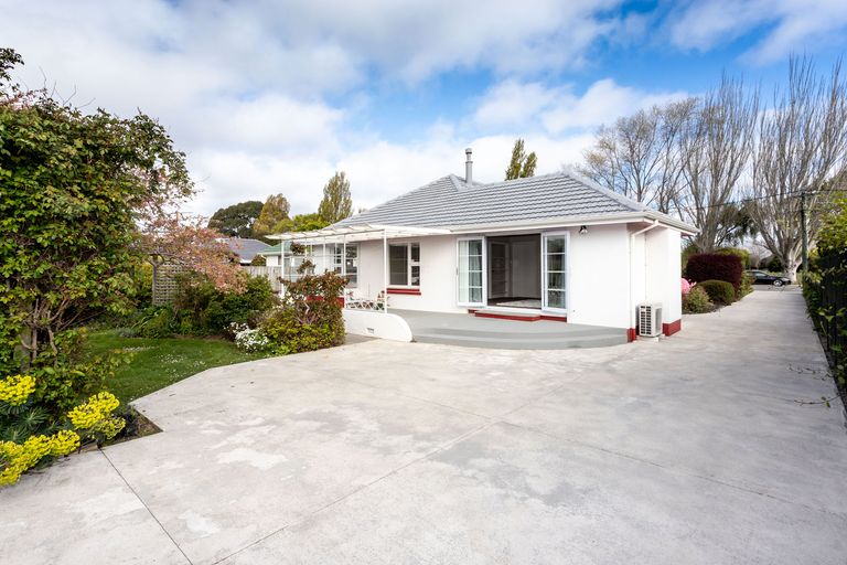 Photo of property in 932 Avonside Drive, Avondale, Christchurch, 8061