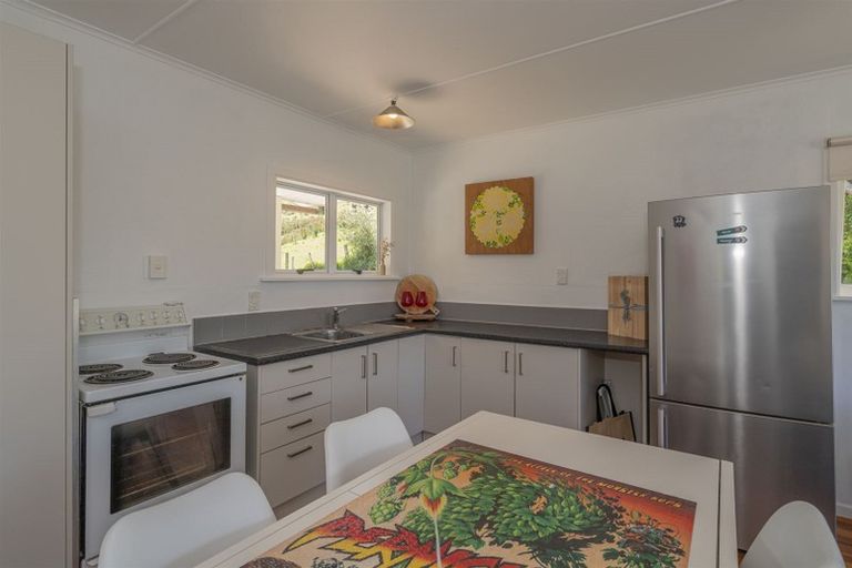 Photo of property in 4 Ocean Beach Road, Tairua, 3508