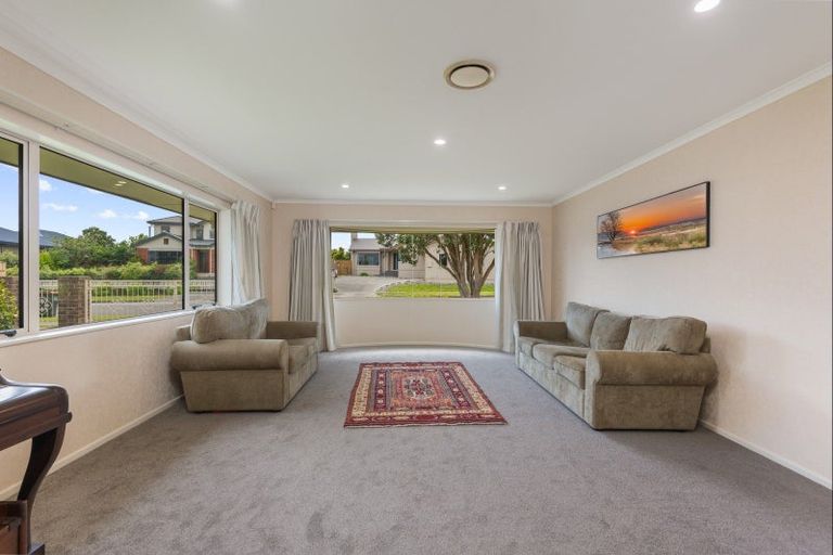 Photo of property in 158 Ruapehu Drive, Fitzherbert, Palmerston North, 4410