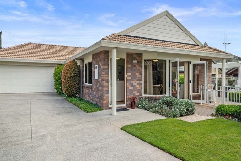 Photo of property in 16 Hidcote Place, Bethlehem, Tauranga, 3110