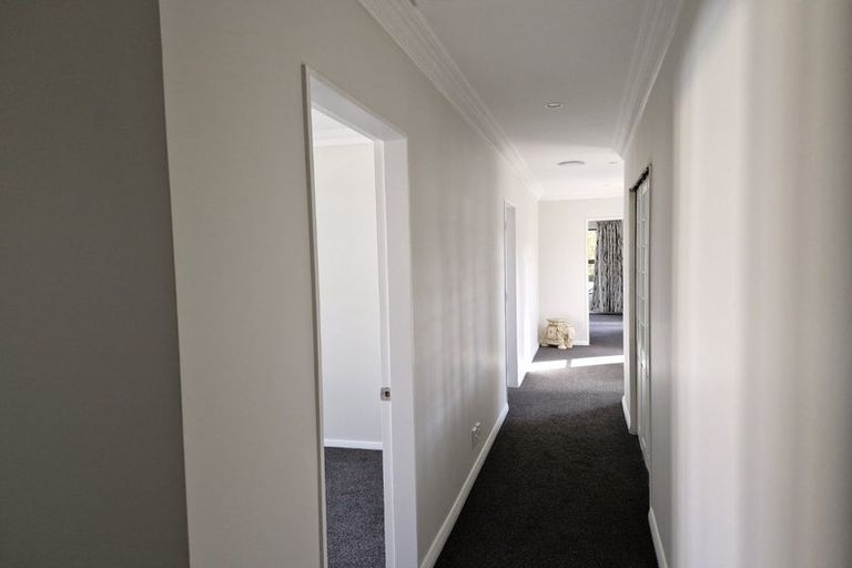 Photo of property in 26 Hawthorn Crescent, Stokes Valley, Lower Hutt, 5019