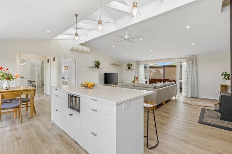 Photo of property in 17 Rheingold Place, Huapai, Kumeu, 0810