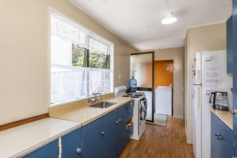 Photo of property in 12 Moa Road, Raumati Beach, Paraparaumu, 5032