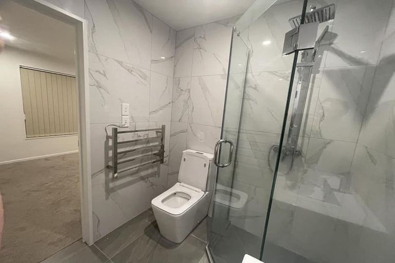 Photo of property in 74c Miller Road, Mangere Bridge, Auckland, 2022