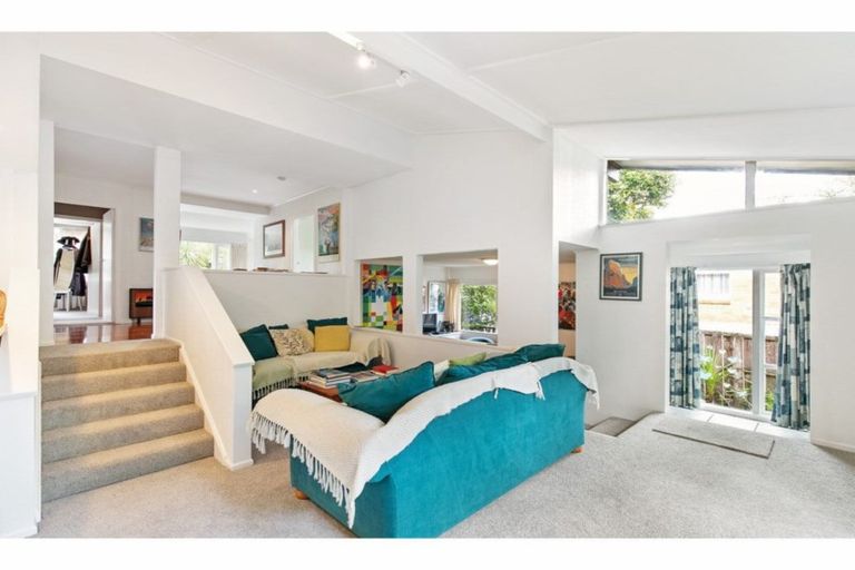 Photo of property in 75 Saddleback Rise, Murrays Bay, Auckland, 0630