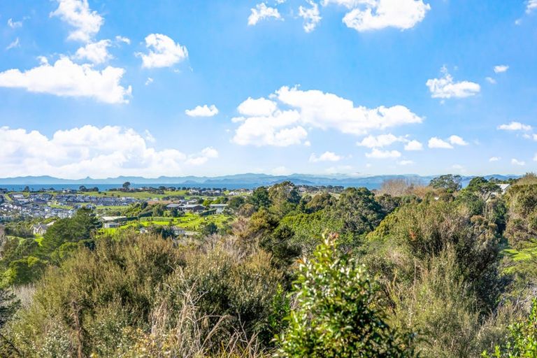 Photo of property in 1119a Whangaparaoa Road, Tindalls Beach, Whangaparaoa, 0930