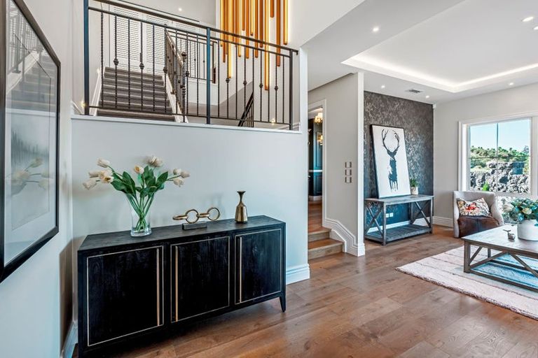 Photo of property in 7 Luff Place, Long Bay, Auckland, 0630