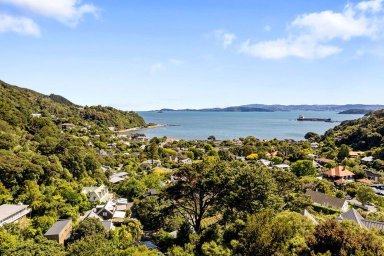Photo of property in 3a Whiorau Grove, Lowry Bay, Lower Hutt, 5013