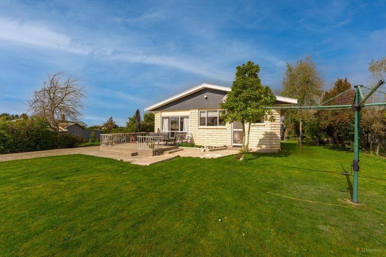Photo of property in 60 Timaru Road, Waimate, 7924