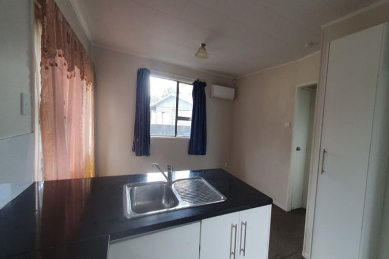 Photo of property in 8 Kay Road, Manurewa, Auckland, 2102