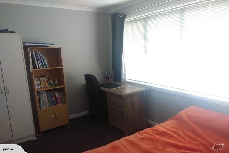 Photo of property in 137 Molesworth Street, Taita, Lower Hutt, 5011