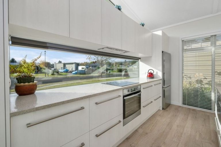 Photo of property in 3 Nursery Lane, Kinloch, Taupo, 3377