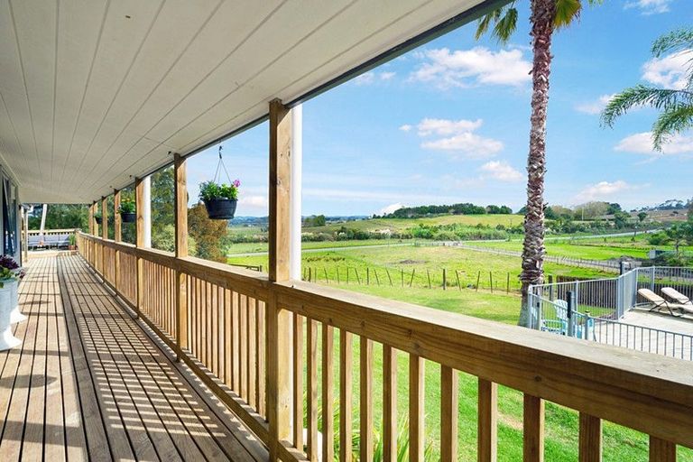 Photo of property in 141 Mangakura Road, Helensville, 0875