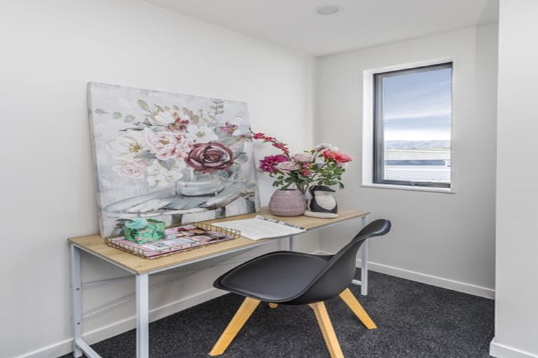 Photo of property in 49 John Street, Stokes Valley, Lower Hutt, 5019