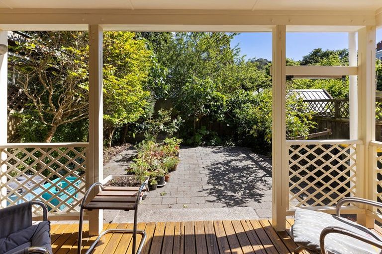 Photo of property in 70 Te Wharepouri Street, Berhampore, Wellington, 6023