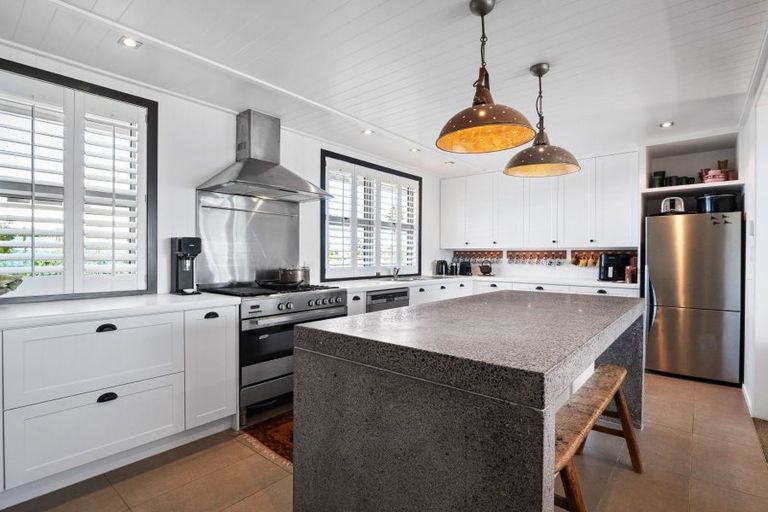 Photo of property in 93 Marine Parade, Mount Maunganui, 3116