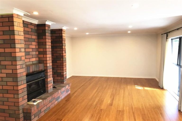 Photo of property in 40 Gracechurch Drive, Flat Bush, Auckland, 2016