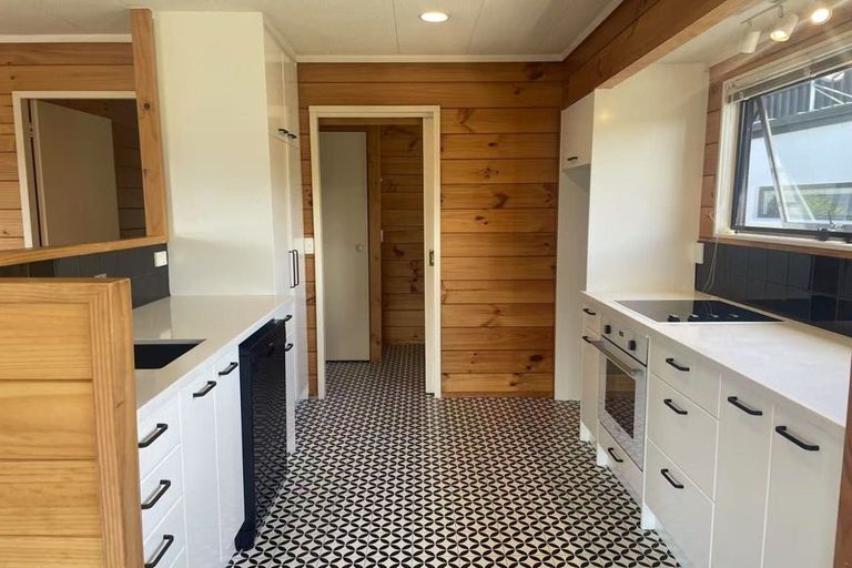 Photo of property in 2/10 Sirius Place, Botany Downs, Auckland, 2010