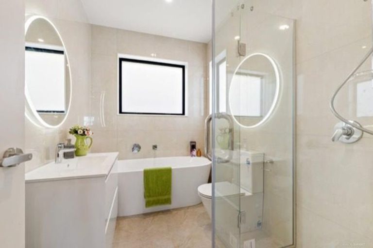 Photo of property in 13 Pacific Heights Road, Orewa, 0931