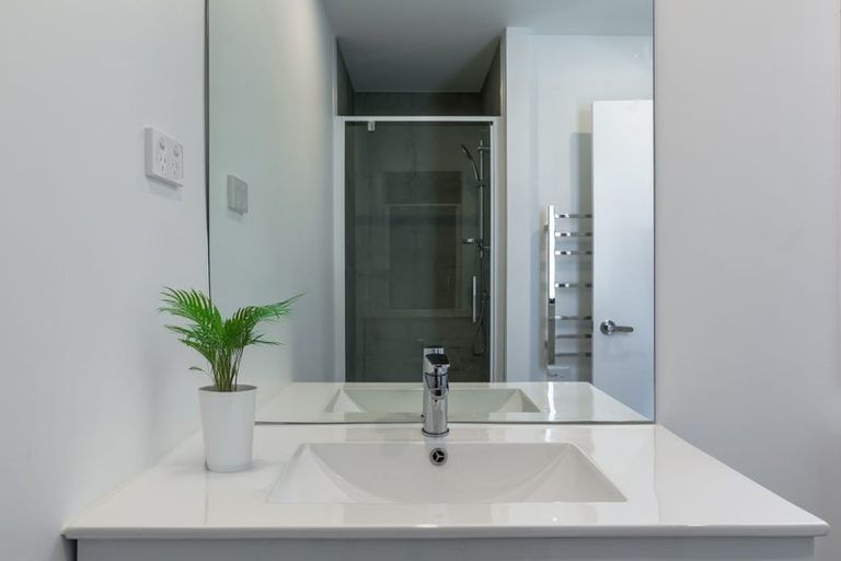 Photo of property in 14 Papai Lane, Massey, Auckland, 0614