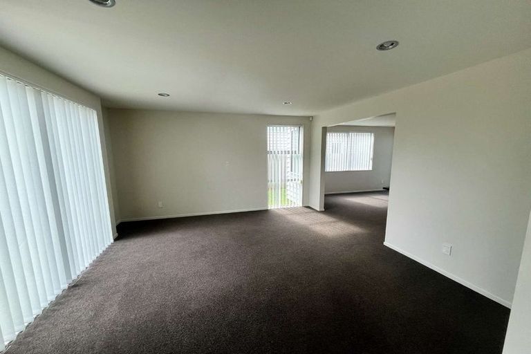 Photo of property in 15 Hakaro Way, Takanini, 2112