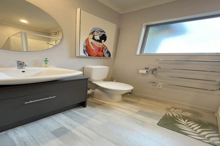 Photo of property in 3 Paremata Drive, Paremata, Porirua, 5024