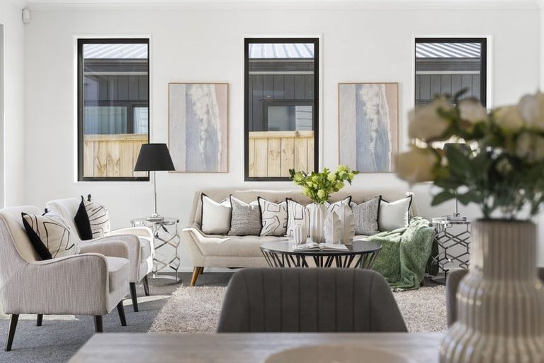 Photo of property in 21 Korowhiti Road, Clarks Beach, 2122