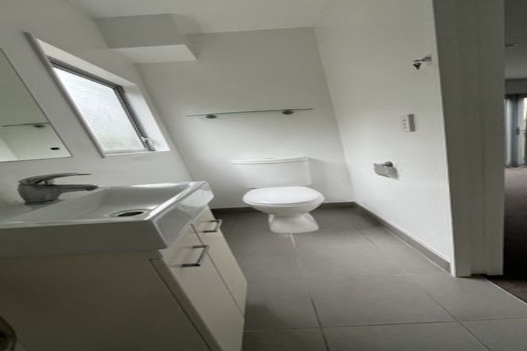 Photo of property in 5/12 Agra Crescent, Khandallah, Wellington, 6035