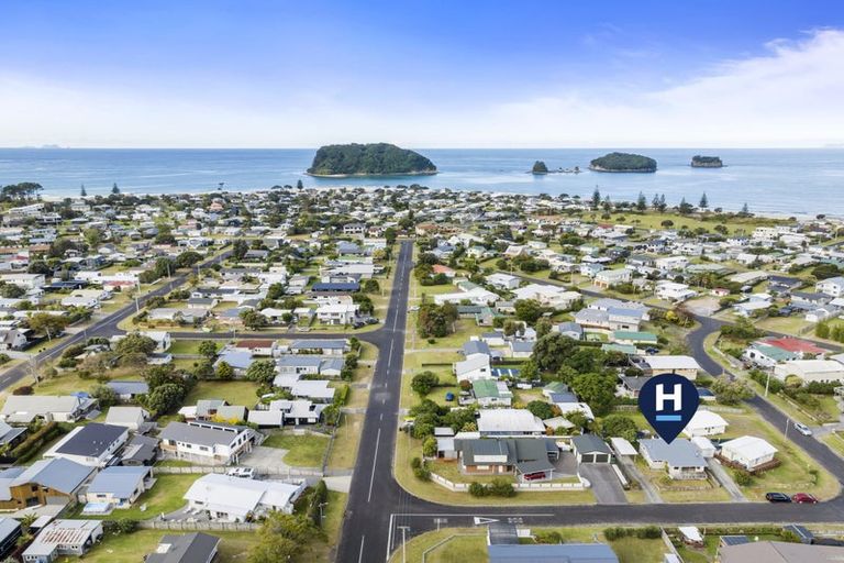 Photo of property in 102 Ruru Street, Whangamata, 3620