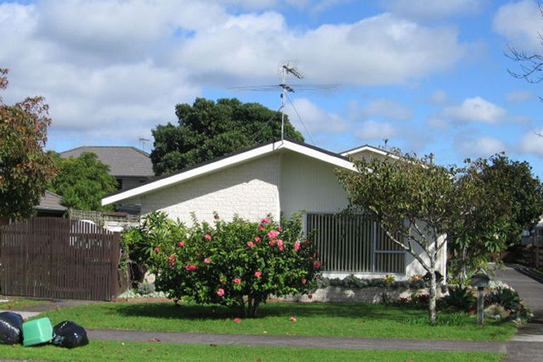 Photo of property in 2/23 Hattaway Avenue, Bucklands Beach, Auckland, 2012