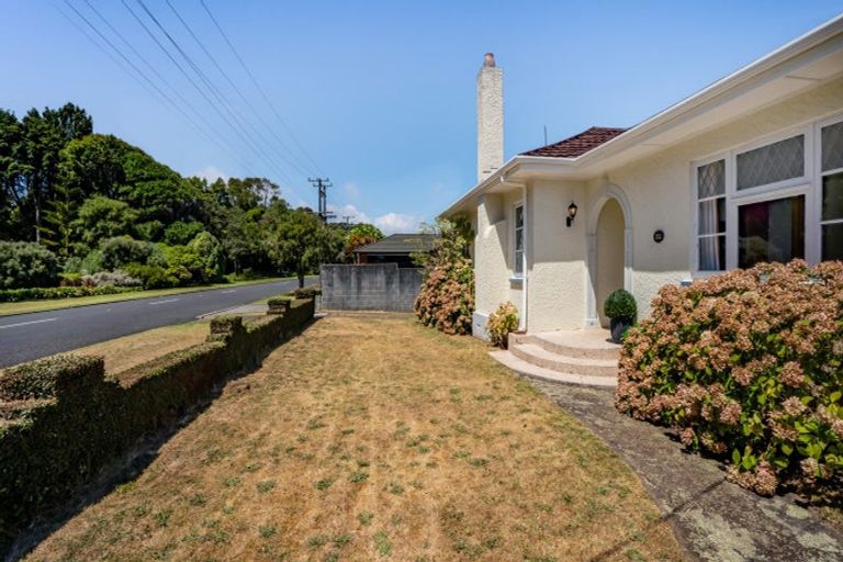 Photo of property in 32 Victoria Road, New Plymouth, 4310