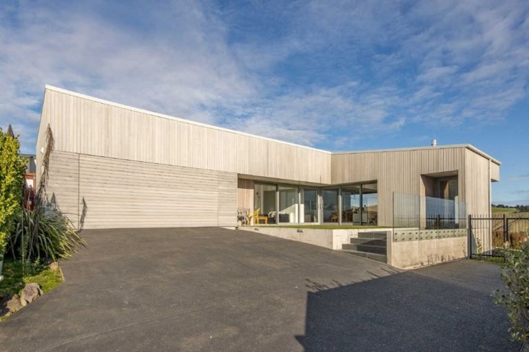 Photo of property in 4 Langholme Lane, Westmorland, Christchurch, 8025