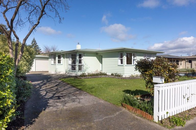 Photo of property in 8 Park Road, West End, Palmerston North, 4412