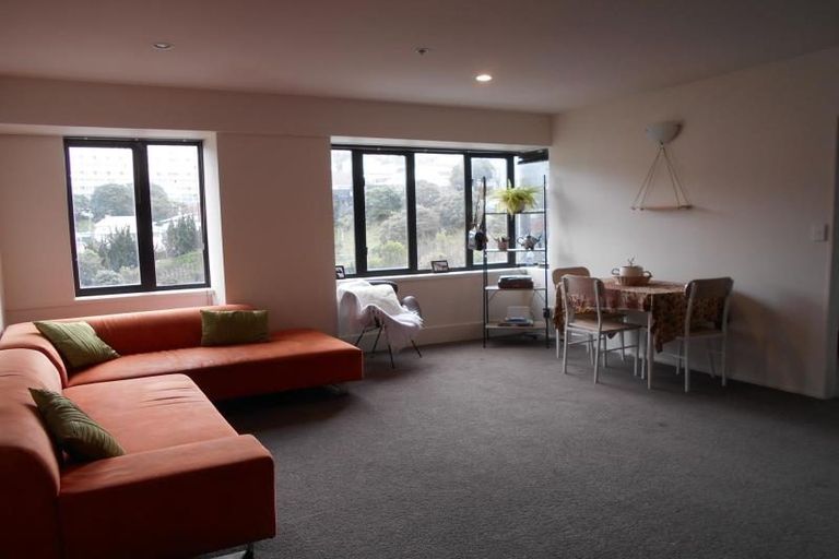 Photo of property in St Peters Apartments, 6e/192 Willis Street, Te Aro, Wellington, 6011