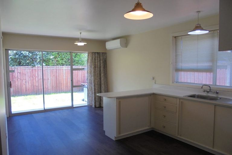 Photo of property in 2/31 Guinness Crescent, Ilam, Christchurch, 8041