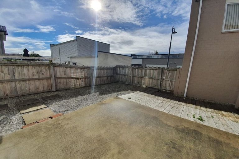 Photo of property in 11 Puweto Avenue, Takanini, 2112