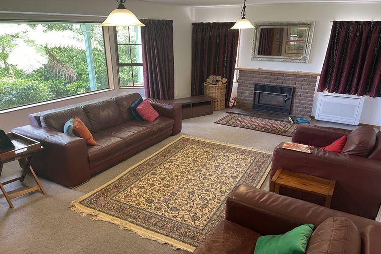 Photo of property in 5 Thatcher Crescent, Crofton Downs, Wellington, 6035